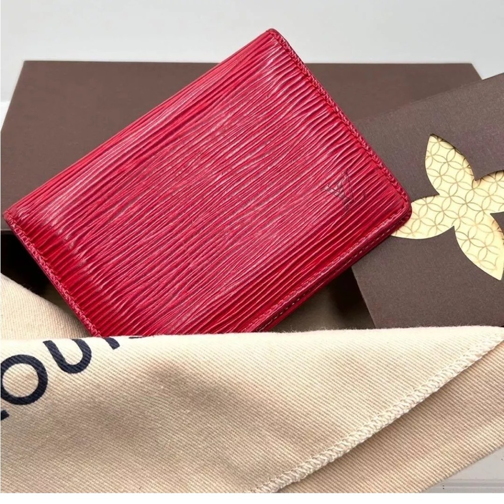 Authentic ❣️Louis Vuitton❣️Epi✨Card case business card holder [Good condition]